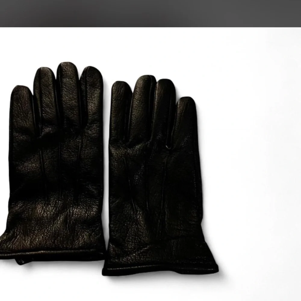 Zara Women’s Classic Black Gloves